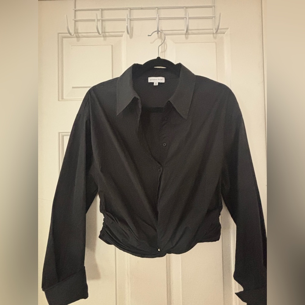 Gianni bini Women's Classic Black Button-Down Shirt
